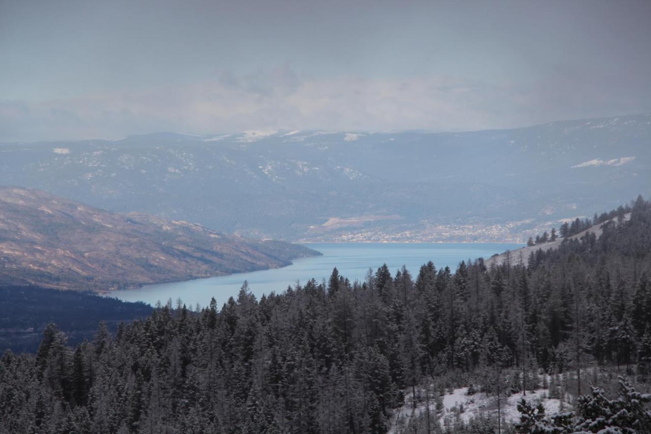 Wild Nature B&B Kelowna Ngoại thất bức ảnh